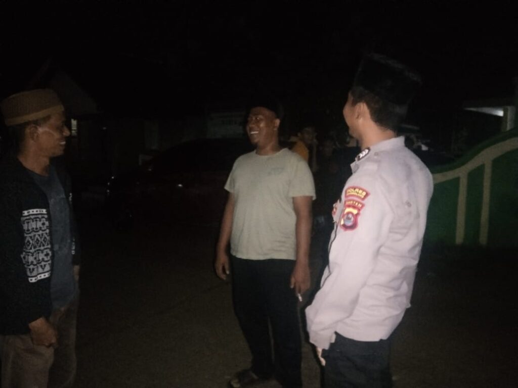 Lakukan Sambang Polsek Cikedal Sisipkan Pesan Kamtibmas 2 WhatsApp Image 2024 06 19 at 00.12.14