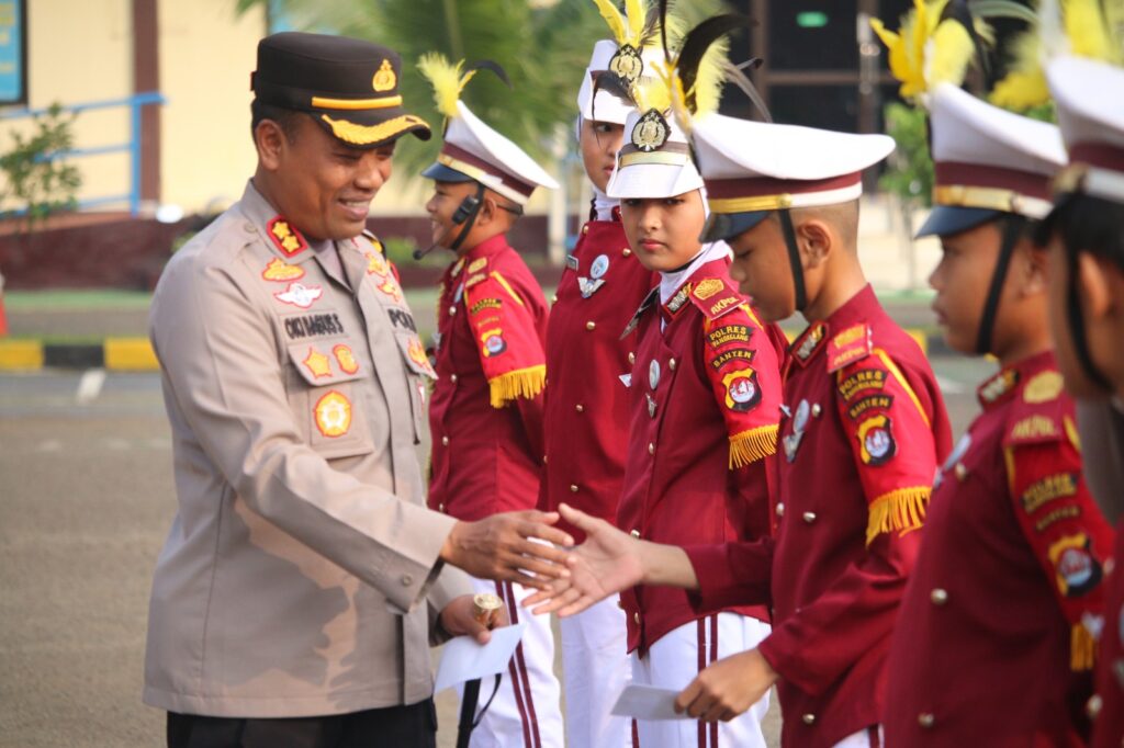Polres Pandeglang Sambut Kedatangan Polisi Cilik dari SDN Kadumerak 1 7 WhatsApp Image 2024 06 20 at 09.02.46