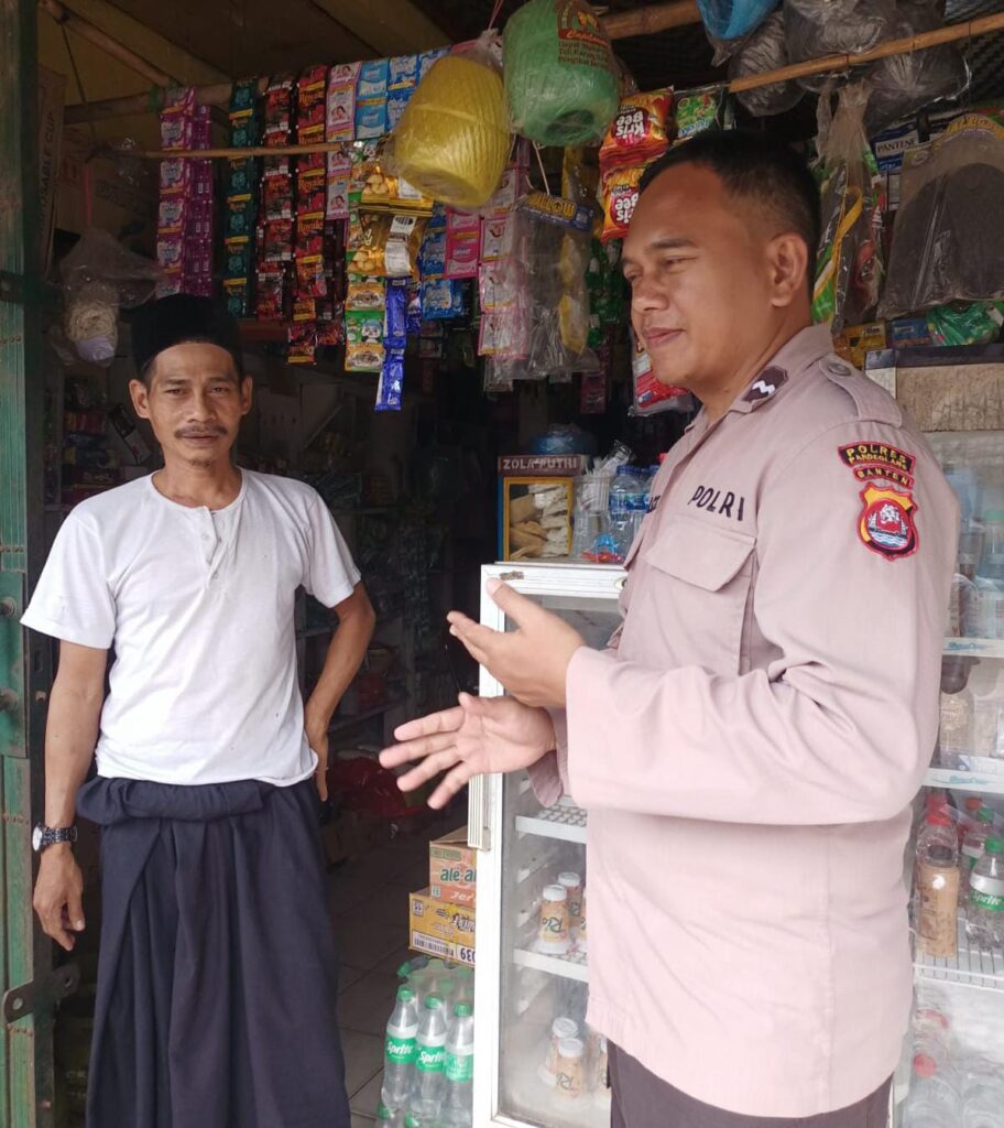 Bhabinkamtibmas Polsek Bojong Sambangi Warga Binaan di Desa Bojong untuk Sampaikan Himbauan Kamtibmas dan Info Terkini 5 WhatsApp Image 2024 06 20 at 16.02.49 1
