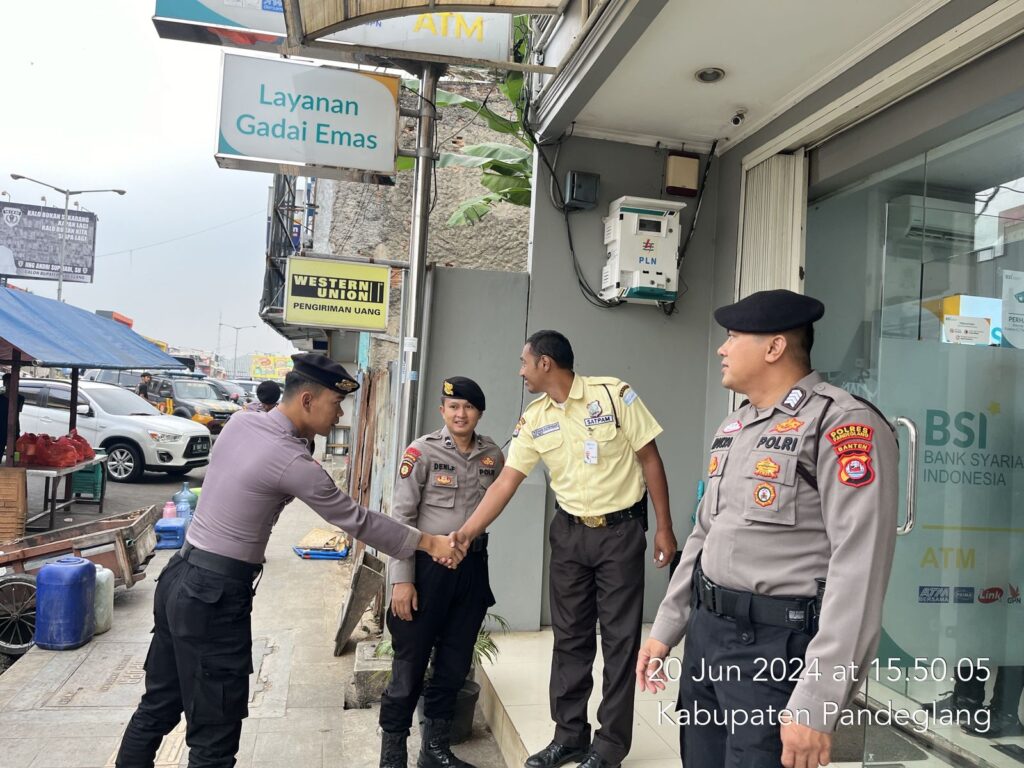 Ciptakan Kondusifitas Wilayah, Sat Samapta Polres Pandeglang Sambangi Obyek Vital dan Bertemu dengan Security 4 WhatsApp Image 2024 06 20 at 18.34.50