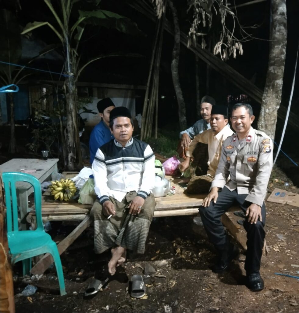Kunjungan Anggota Polsek Cadasari ke Warga Upaya Meningkatkan Keamanan Lingkungan 5 WhatsApp Image 2024 06 21 at 07.40.50