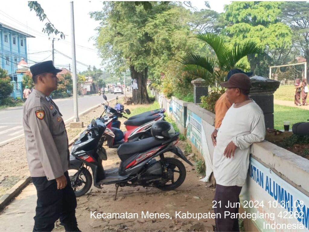 Polsek Menes Berikan Penyuluhan Lalulintas Kepada Ojeg, Banyak Pesan Yang Disampaikan 10 WhatsApp Image 2024 06 21 at 15.46.58