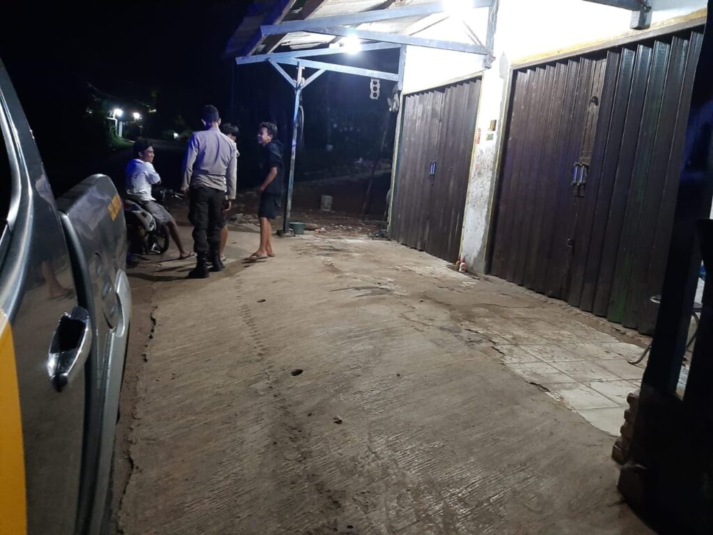 Personil Polsek Bojong Gelar Patroli Mobile untuk Menyisir Wilayah Hukum Polsek Bojong 2 WhatsApp Image 2024 06 22 at 07.58.22