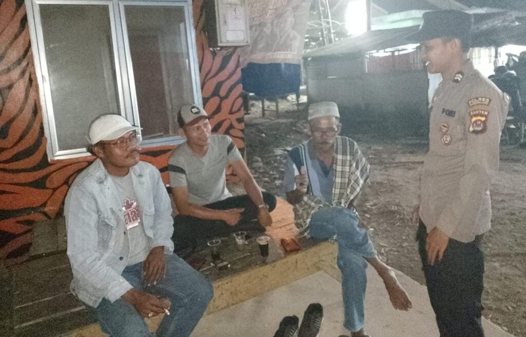 Anggota Piket Polsek Angsana Polres Pandeglang Banten Patroli Rutin di Desa Padamulya 7 WhatsApp Image 2024 06 23 at 00.29.36