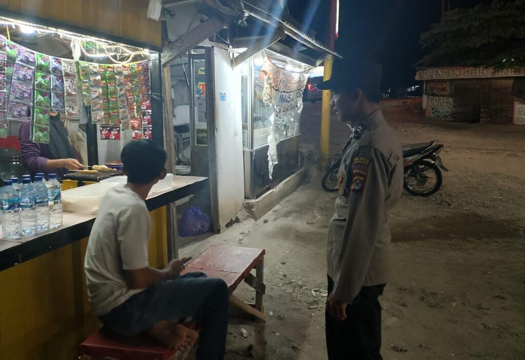 Cegah Gangguan Kamtibmas, Anggota Piket Polsek Angsana Polres Pandeglang Laksanakan Patroli Malam di Desa Cikayas 6 WhatsApp Image 2024 06 23 at 00.29.49
