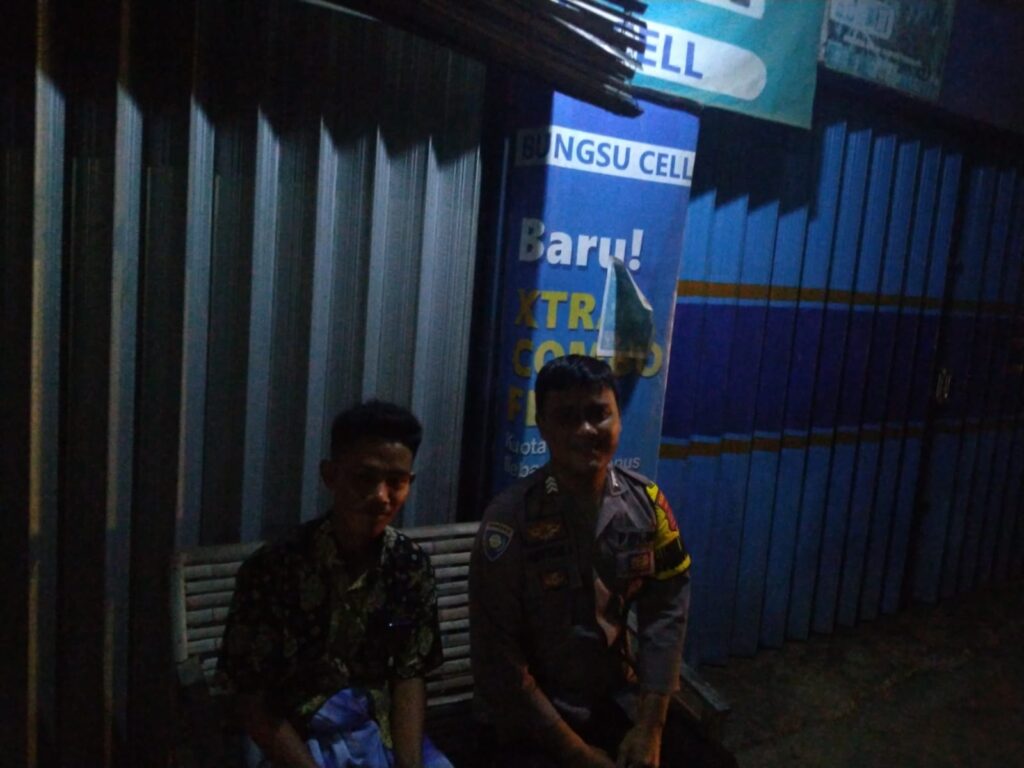 Bhabinkamtibmas Polsek Angsana Polres Pandeglang Brigadir Ruston Sambangi Masyarakat Desa Padaherang dan Berikan Pesan Kamtibmas 7 WhatsApp Image 2024 06 24 at 00.17.41