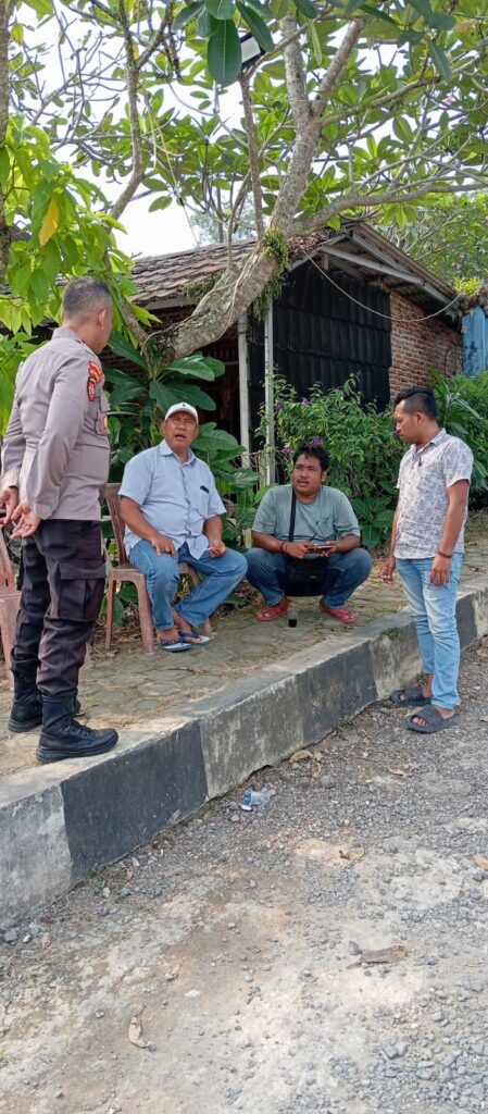 Kapolsek Carita, Iptu Turip Pantau Situasi Kamtibmas di Pantai Carita pada Hari Libur Sekolah 2 WhatsApp Image 2024 06 24 at 05.50.06