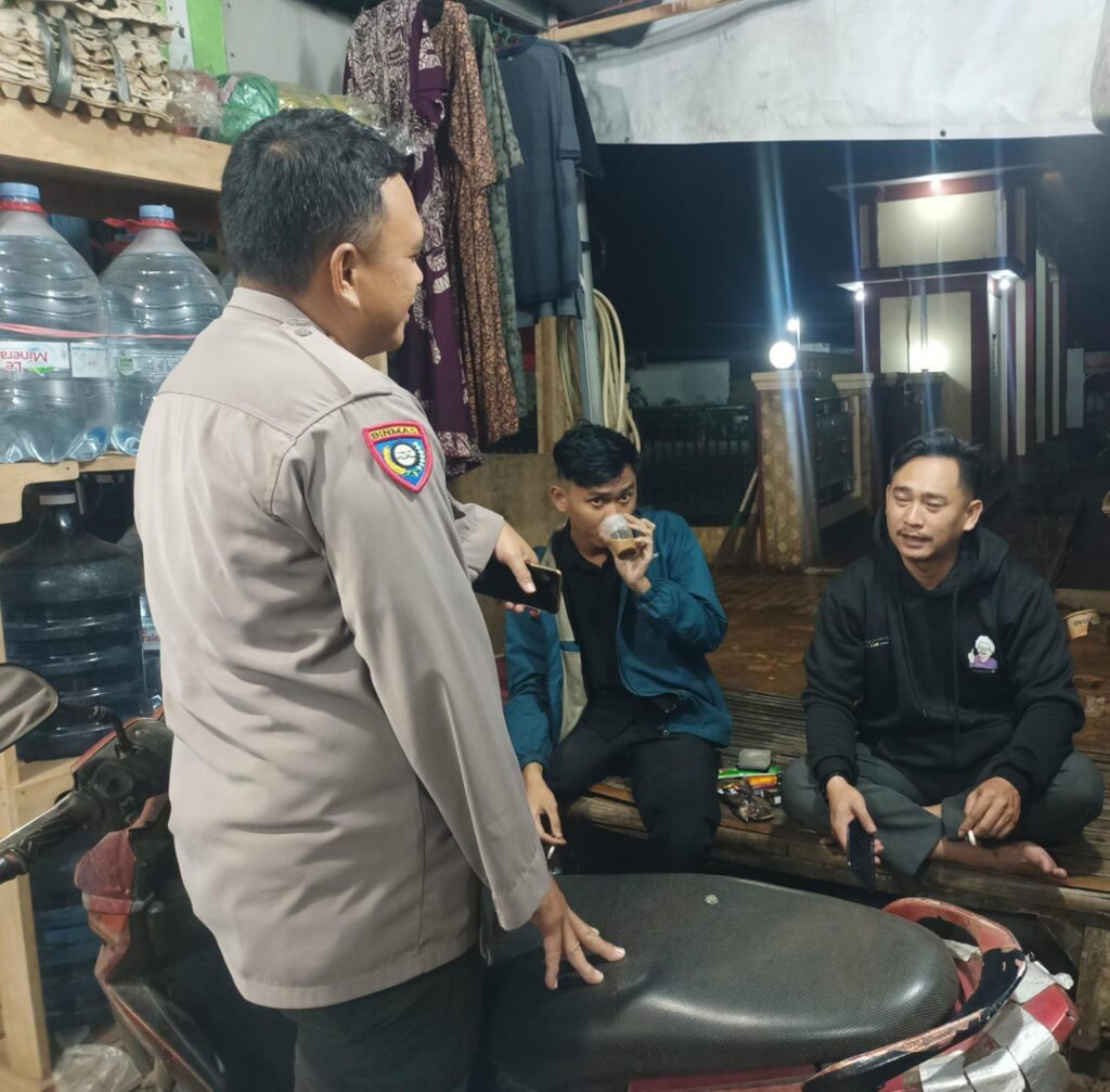 Polsek Bojong Polres Pandeglang Gelar Patroli Malam Guna Mencegah C3 di Wilayah Hukum Polsek Bojong 6 WhatsApp Image 2024 06 24 at 08.02.29