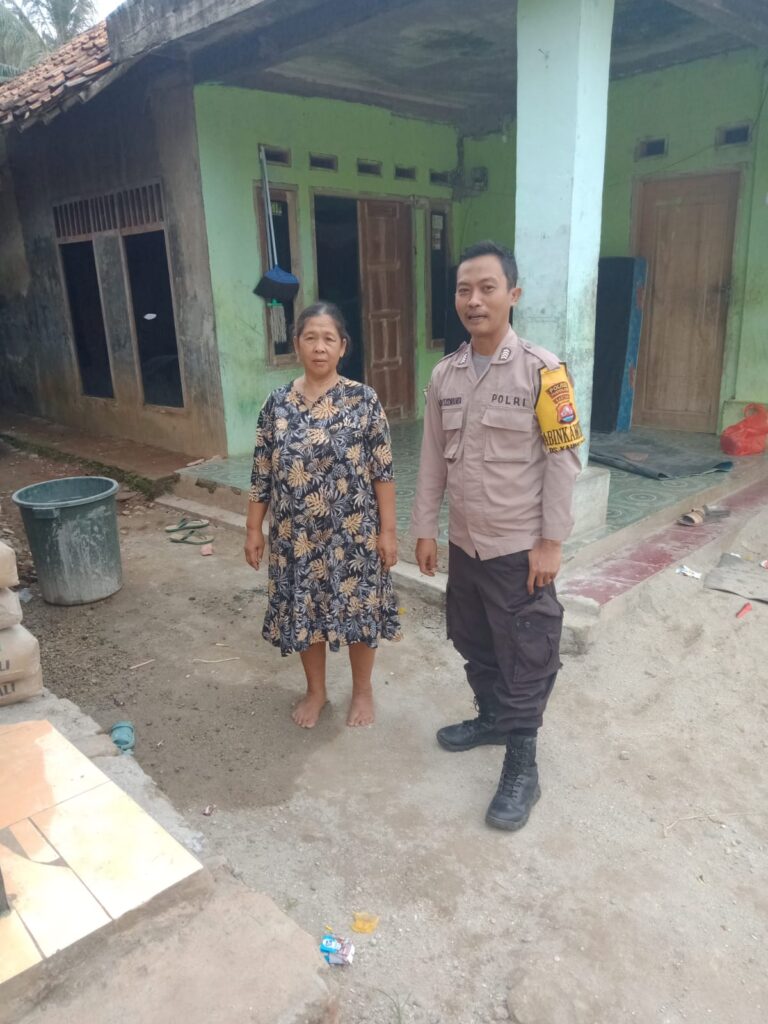 Kunjungan Bhabinkamtibmas Polsek Cadasari: Wujud Kedekatan Polisi dengan Masyarakat 10 WhatsApp Image 2024 06 24 at 09.23.08