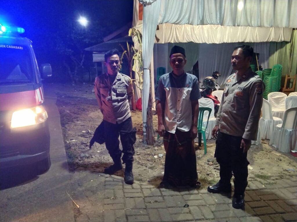 Patroli Polsek Cadasari Menyambangi Warga yang Sedang Menggelar Hajatan 4 WhatsApp Image 2024 06 24 at 09.25.06