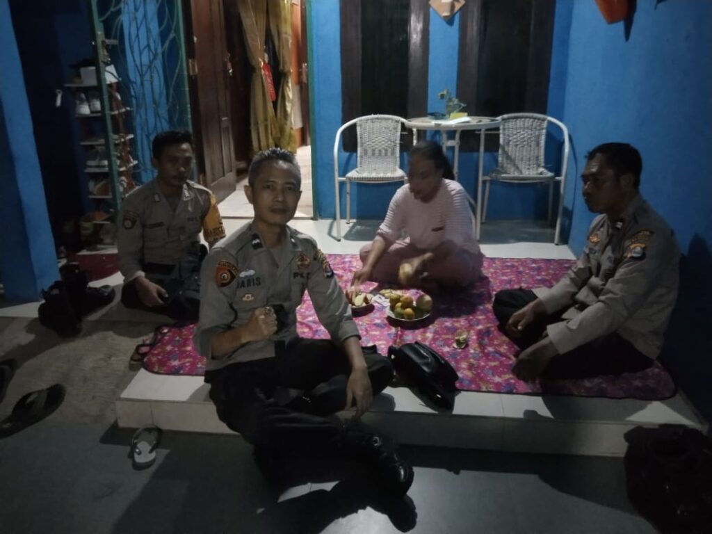 Patroli Polsek Cadasari Sambangi Rumah Warga, Tingkatkan Kemitraan dengan Masyarakat 1 WhatsApp Image 2024 06 24 at 09.25.45