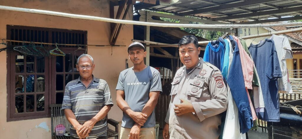 Bhabinkamtibmas Polsek Bojong Polres Pandeglang Sambangi Warga Binaan untuk Menciptakan Kondusifitas Wilayah 9 WhatsApp Image 2024 06 24 at 12.35.27
