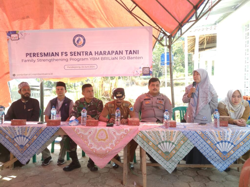 Bhabinkamtibmas Polsek Angsana Polres Pandeglang Hadiri Kegiatan Peresmian FS Sentra Harapan Tani Program YBM Brilian dan Sampaikan Pesan Kamtibmas 1 WhatsApp Image 2024 06 24 at 18.39.32