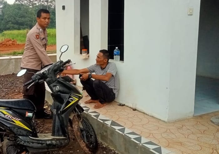 Polsek Menes Gelar Patroli Dialogis dan Himbauan Lalu Lintas di Desa-desa 4 WhatsApp Image 2024 06 25 at 12.55.21