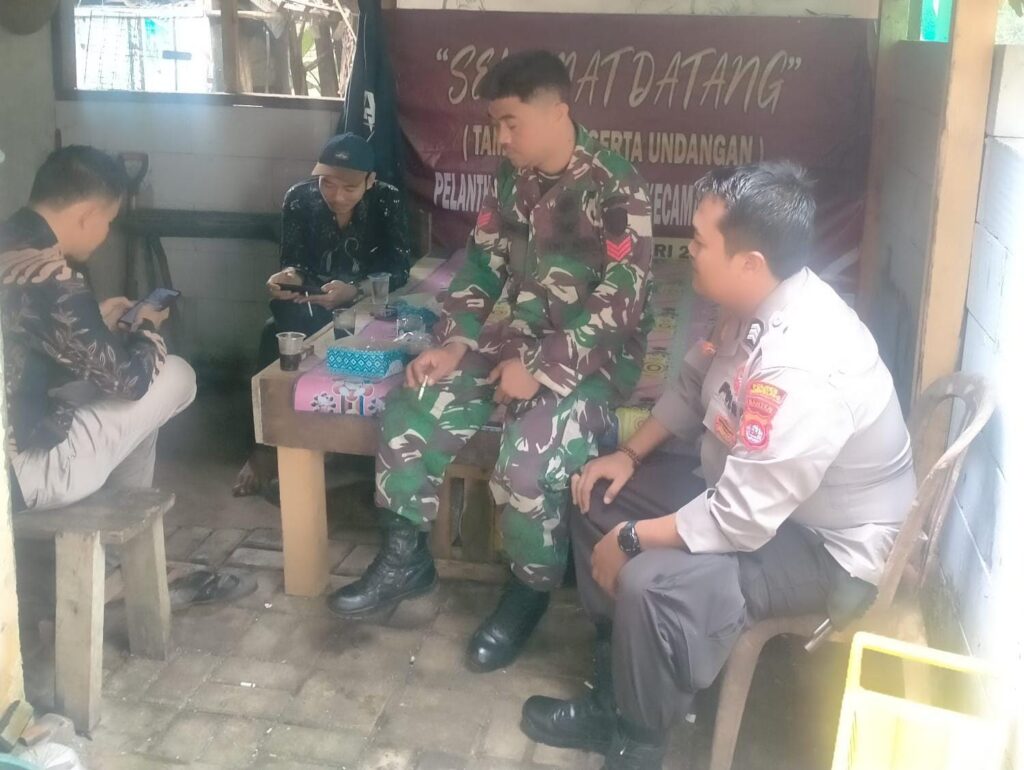 Bhabinkamtibmas Polsek Bojong Polres Pandeglang Gelar Sambang Sinergitas Bersama Babinsa di Desa Binaan 10 WhatsApp Image 2024 06 25 at 14.54.46