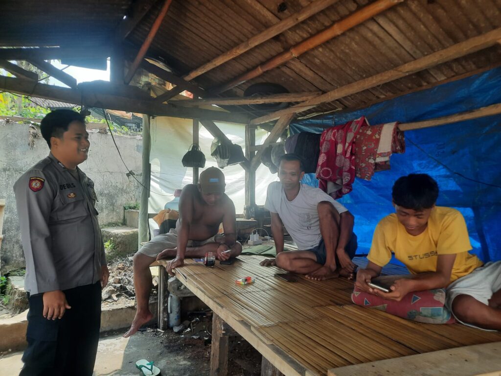 Bhabinkamtibmas Polsek Picung Polres Pandeglang Laksanakan Sambang Desa untuk Ciptakan Situasi Kamtibmas yang Kondusif 10 WhatsApp Image 2024 06 26 at 05.32.49