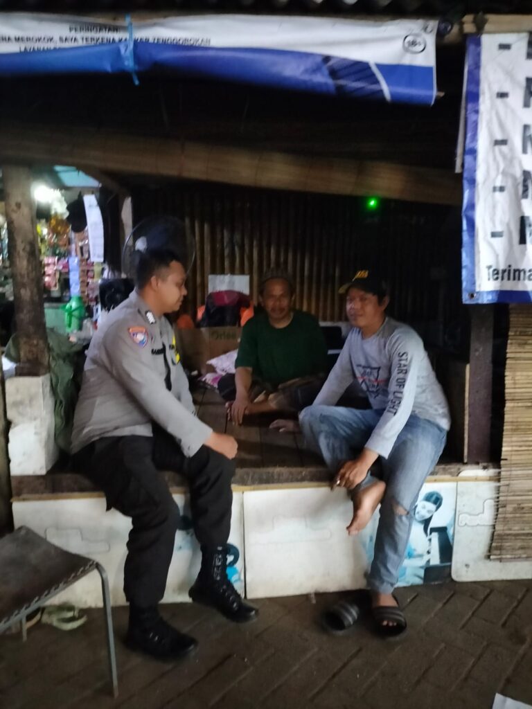 Personil Polsek Carita Melaksanakan Patroli Malam di Wilayah Kecamatan Carita 8 WhatsApp Image 2024 06 27 at 05.08.15