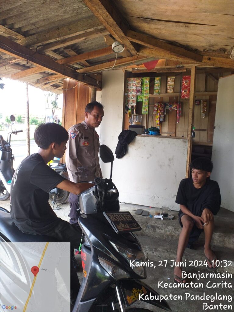 Bhabinkamtibmas Polsek Carita Bripka Yudi Himbau Pemuda Terkait Keselamatan Berkendara Motor 8 WhatsApp Image 2024 06 28 at 06.05.22