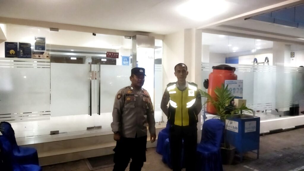 Polsek Labuan Gelar Patroli dan Pengamanan Ditingkatkan untuk Mencegah Tindak Kriminalitas 6 WhatsApp Image 2024 06 29 at 04.47.42