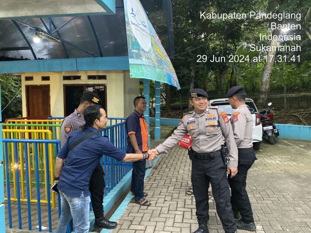 Sat Samapta Polres Pandeglang Gelar Patroli Akhir Pekan, Sambangi Obyek Wisata dan Sampaikan Pesan Kamtibmas 8 WhatsApp Image 2024 06 29 at 19.13.37