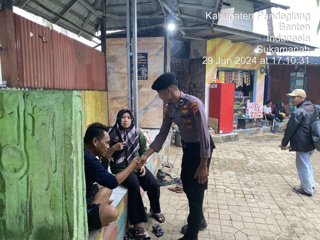 Personil Sat Samapta Polres Pandeglang Kunjungi Wisatawan di Pemandian Air Panas Cisolong, Berikan Pesan Kamtibmas 6 WhatsApp Image 2024 06 29 at 19.13.42