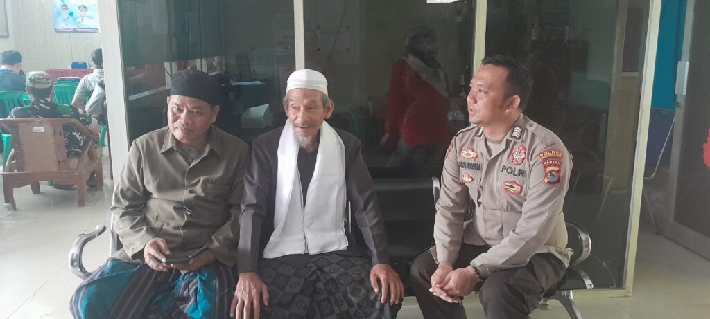 Patroli Dialogis dengan Tokoh Agama, Kanit Sampata Polsek Picung Polres Pandeglang Titipkan Pesan Kamtibmas 6 IMG 20240712 WA0029