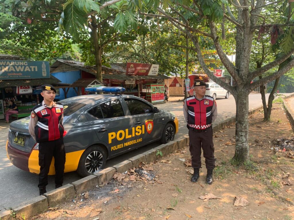 Personil Sat Samapta Polres Pandeglang Gelar Patroli Dialogis di Terminal Kadubanen 3 IMG 20240731 WA0015