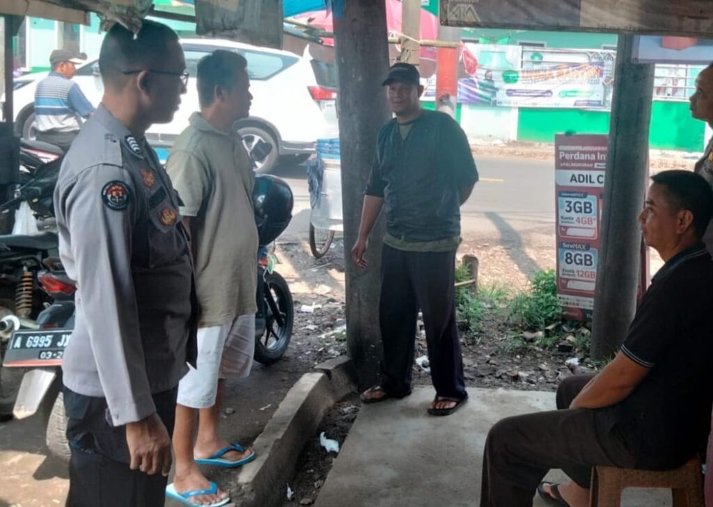 Polsek Menes Gelar KRYD dan Himbauan Kamtibmas kepada Tukang Ojek di Cimanying 9 WhatsApp Image 2024 07 01 at 12.25.29