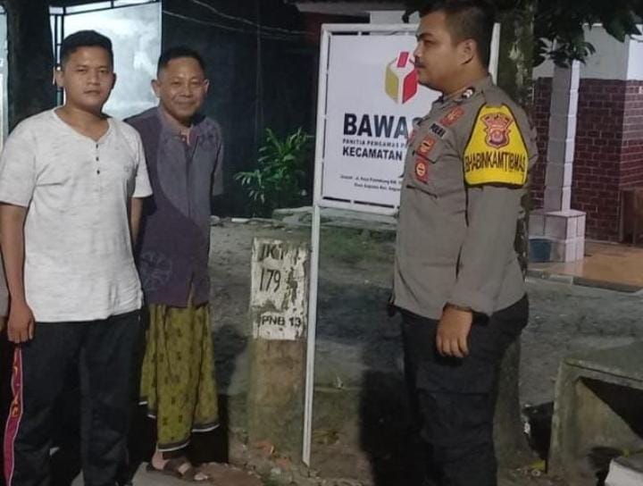 Bhabinkamtibmas Polsek Angsana Polres Pandeglang Briptu Agung Laksanakan Patroli Dialogis di Desa Angsana 9 WhatsApp Image 2024 07 03 at 04.13.16