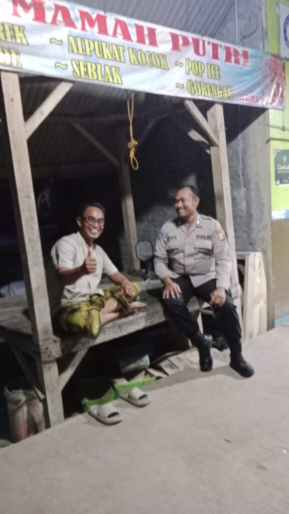 Polsek Carita Melaksanakan Patroli Malam Antisipasi Gangguan Kamtibmas 3 WhatsApp Image 2024 07 05 at 04.39.22