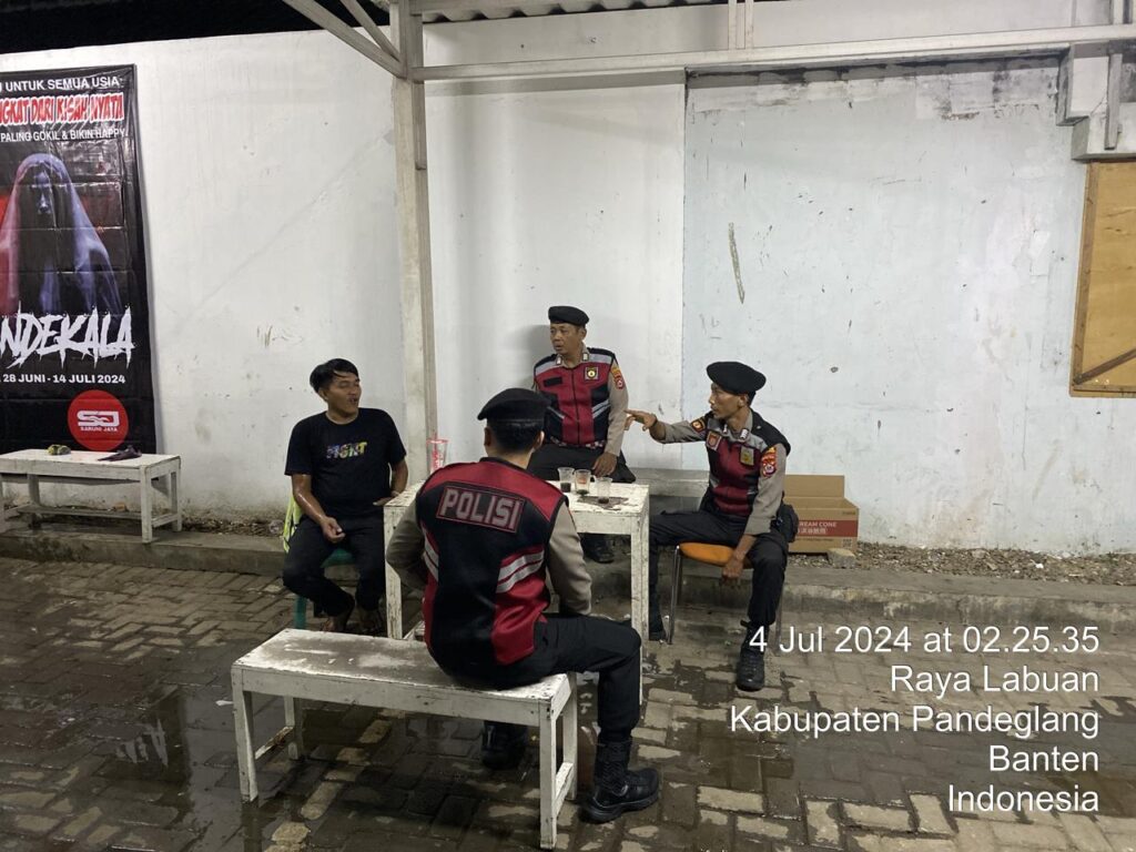 Sat Samapta Polres Pandeglang Gelar Patroli Malam Hari dengan Sasaran Rumah Hantu di Saruni Jaya 1 WhatsApp Image 2024 07 05 at 05.40.11