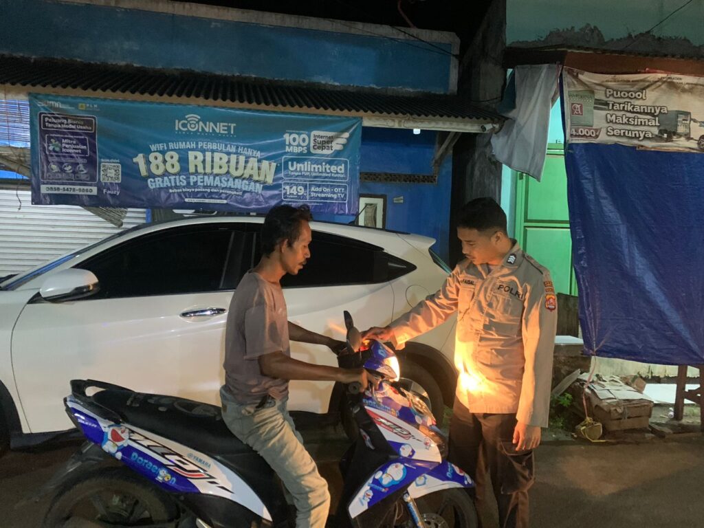 Polsek Cikedal Gelar Razia Kendaraan, Sasar Pengguna Jalan yang Tak Patuhi Aturan Lalu Lintas 7 WhatsApp Image 2024 07 05 at 08.35.07
