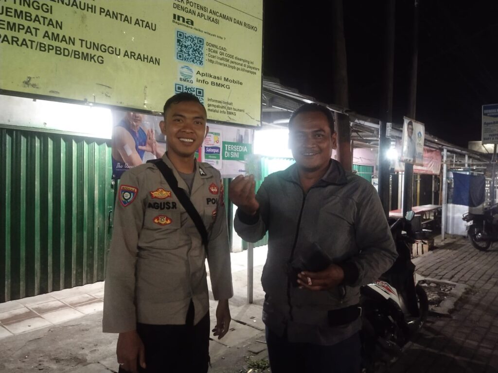 Sambang Malam: Upaya Polsek Panimbang Meningkatkan Keamanan dan Ketertiban Masyarakat 7 WhatsApp Image 2024 07 06 at 02.28.57