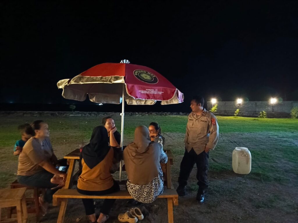 Polsek Labuan Menggelar Patroli Malam Dialogis Sambangi Warga Binaan 8 WhatsApp Image 2024 07 06 at 02.42.11