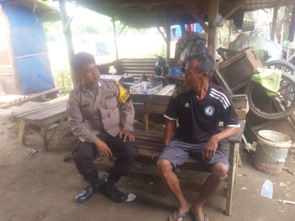 Bhabinkamtibmas Polsek Menes Sambangi Warga Desa di Kec. Menes 4 WhatsApp Image 2024 07 06 at 11.51.39