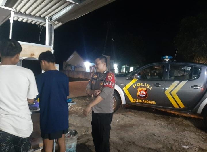 Anggota Piket Polsek Angsana Polres Pandeglang Laksanakan Patroli Dialogis Sampaikan Pentingnya Menjaga Kondusifitas Lingkungan 10 WhatsApp Image 2024 07 08 at 05.56.00