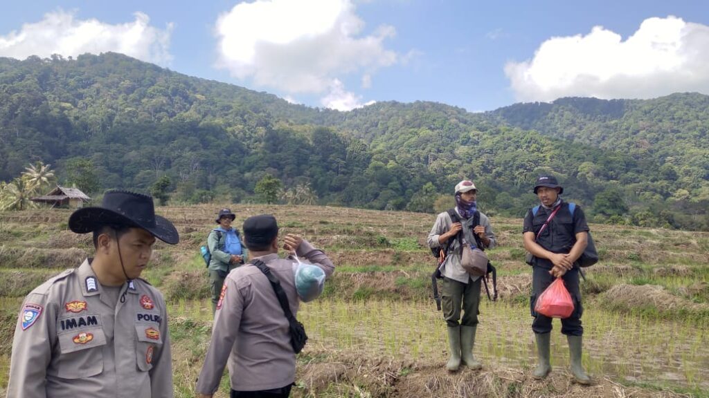 Polsek Sumur Gelar Patroli Perlindungan dan Pengamanan di Kawasan Taman Nasional Ujung Kulon 1 WhatsApp Image 2024 07 08 at 19.51.26