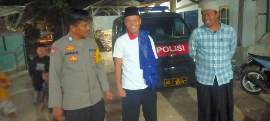 Bhabinkamtibmas Polsek Saketi Brigadir Angga Maryaski Sambangi Tokoh Masyarakat untuk Wujudkan Situasi Kondusif 2 WhatsApp Image 2024 07 08 at 21.14.26