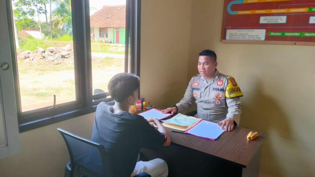 Polsek Munjul Melayani Masyarakat dengan Prima 8 WhatsApp Image 2024 07 08 at 23.24.20