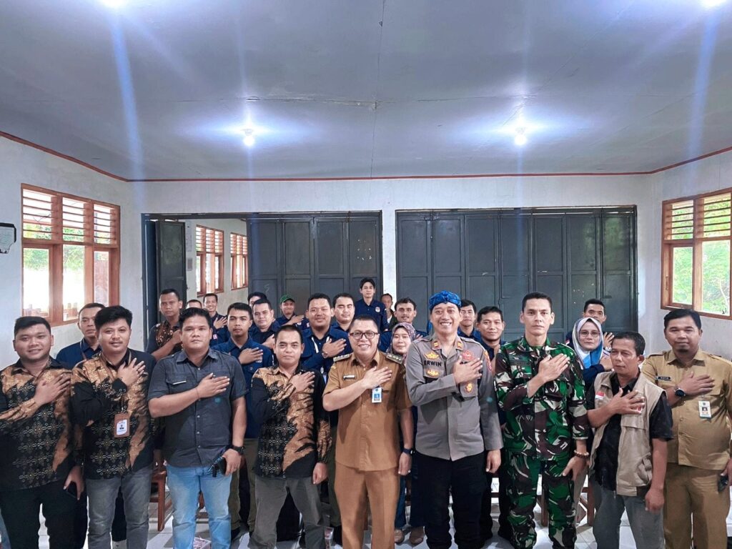 Kapolsek Cigeulis Hadiri Kegiatan Rapat Pleno Rekapitulasi Hasil Verifikasi Faktual Tingkat Kecamatan Cigeulis 10 WhatsApp Image 2024 07 08 at 23.25.04