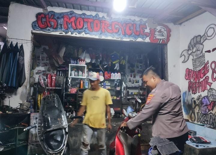 Sambangi Bengkel Motor di Desa Angsana, Bhabinkamtibmas Polsek Angsana Polres Pandeglang Berikan Himbauan Agar Tidak Menjual Knalpot Racing 3 WhatsApp Image 2024 07 09 at 00.32.33
