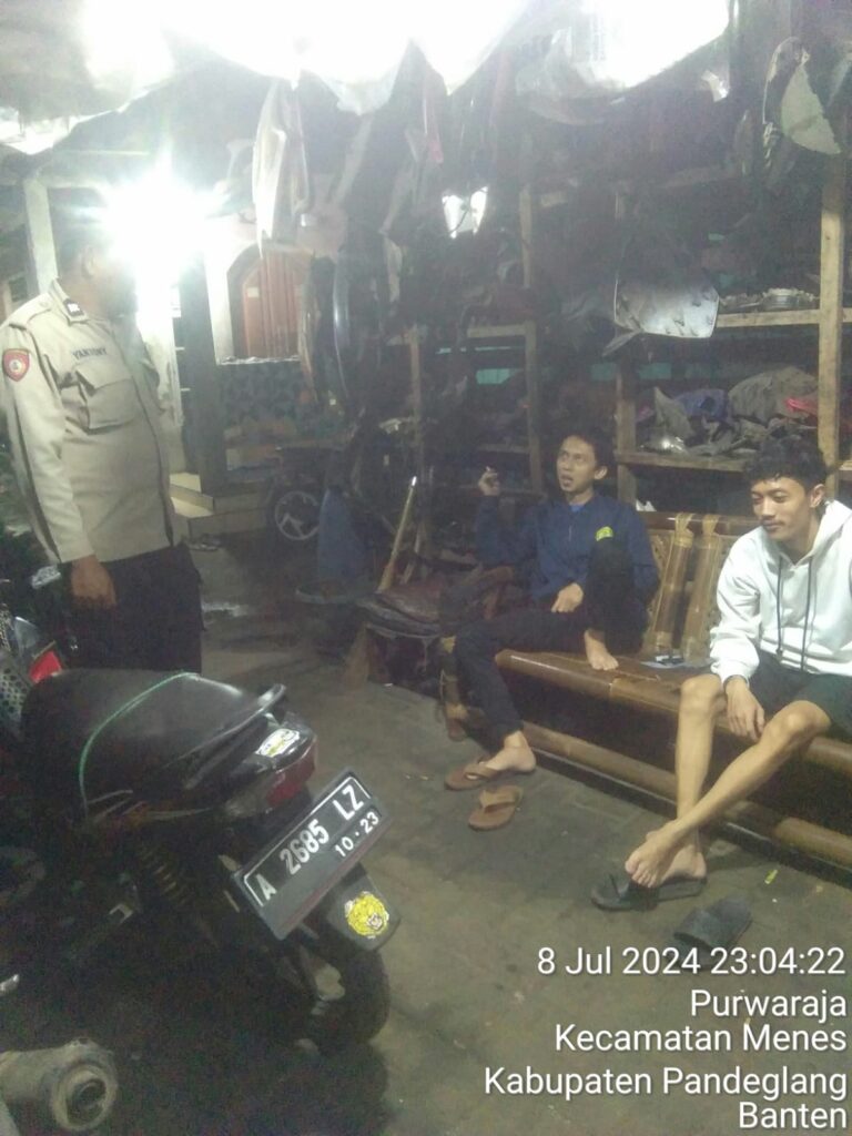 Polsek Menes Sambangi Bengkel Motor dan Himbau Pedagang Spare Part Bekas di Menes Pandeglang 1 WhatsApp Image 2024 07 09 at 13.11.12