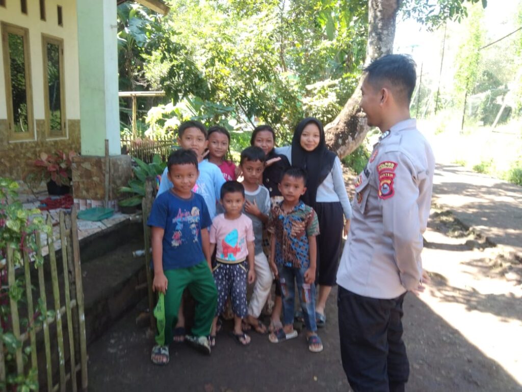 Door To Door System Polsek Cikedal: Berikan Edukasi Kepada Warga Binaan 7 WhatsApp Image 2024 07 09 at 19.31.45