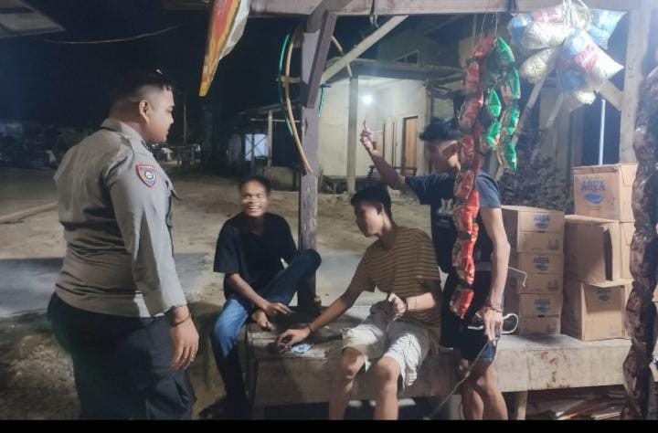 Bhabinkamtibmas Polsek Angsana Polres Pandeglang Briptu Agung Sambangi Masyarakat Desa Angsana 1 WhatsApp Image 2024 07 11 at 06.07.32