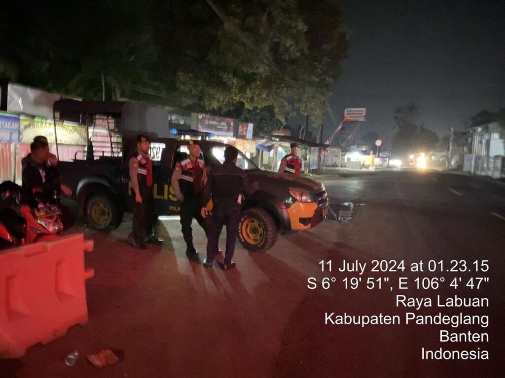 Sat Samapta Polres Pandeglang Gelar Patroli Malam Cegah Aksi Balap Liar 10 WhatsApp Image 2024 07 11 at 06.48.22