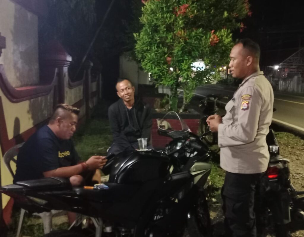 Polsek Carita Laksanakan Patroli Malam Antisipasi Kejahatan 6 WhatsApp Image 2024 07 14 at 07.41.56