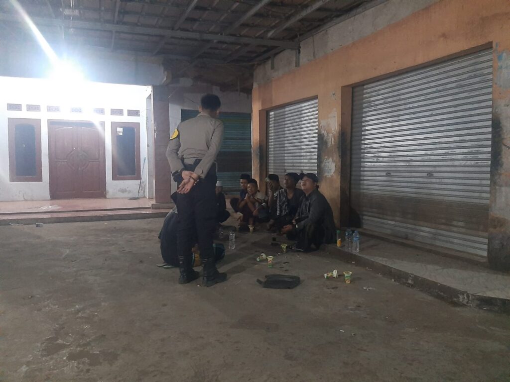 Bhabinkamtibmas Polsek Cadasari Desa Tanagara Melaksanakan Sambang kepada Pemuda 6 WhatsApp Image 2024 07 14 at 09.57.44