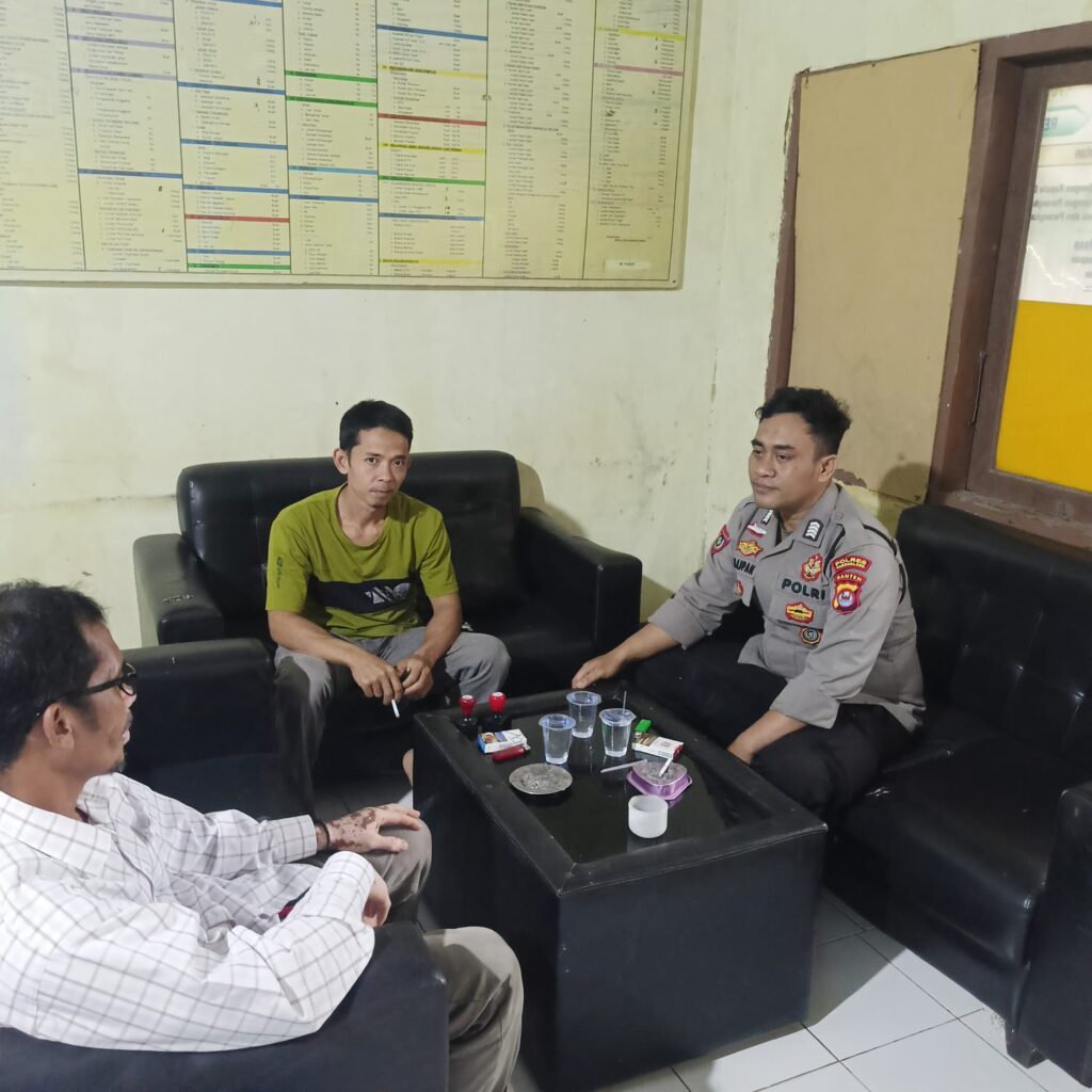 Polsek Picung Gelar Sambang Desa Bungur Copong untuk Meningkatkan Sinergitas dan menjaga Kamtibmas 10 WhatsApp Image 2024 07 14 at 13.59.22