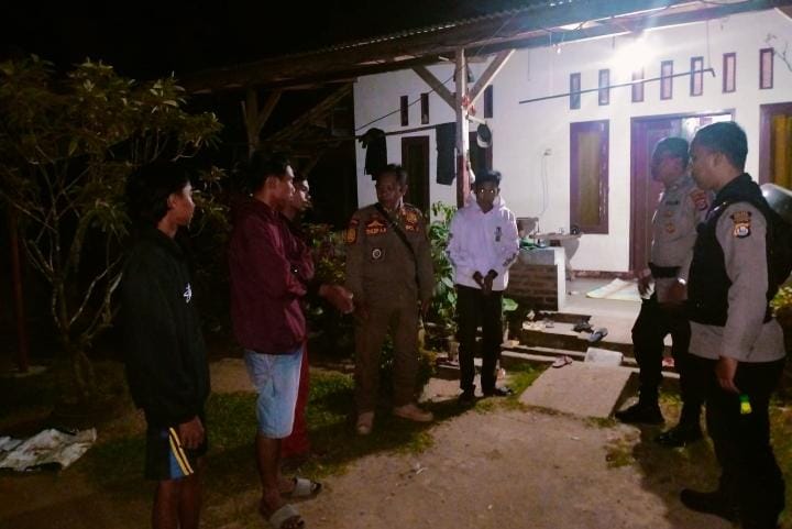 Kapolsek Angsana Polres Pandeglang Pimpin Patroli Dialogis di Desa Karangsari 10 WhatsApp Image 2024 07 14 at 23.21.21
