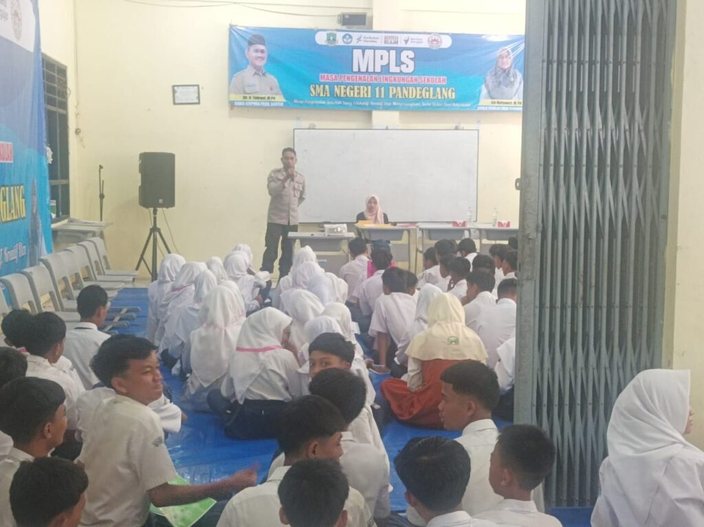 Polsek Cikedal Lakukan Himbauan Kepada Siswa SMAN 11 Pandeglang Tentang Kenakalan Remaja 8 WhatsApp Image 2024 07 16 at 00.20.33